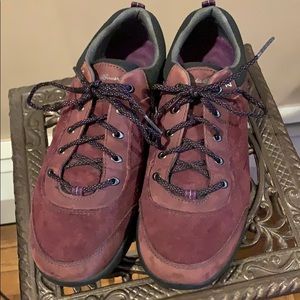 Eddie Bauer Sz 9 Purple Sneaker